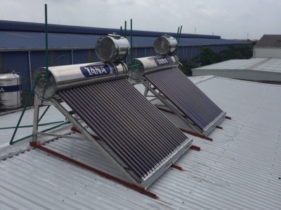 Máy nước nóng năng lượng mặt trời Tân Á Đại Thành loại nào tốt